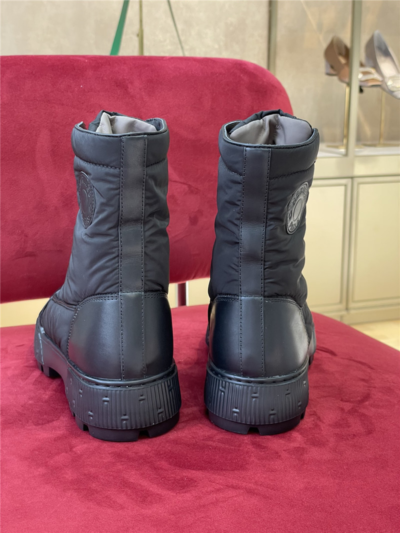 H**me5 down sports ankle boots
