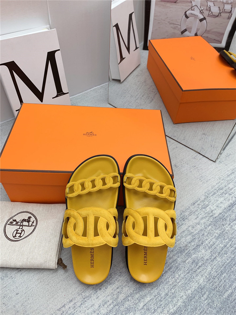 H**me5 flat sandals