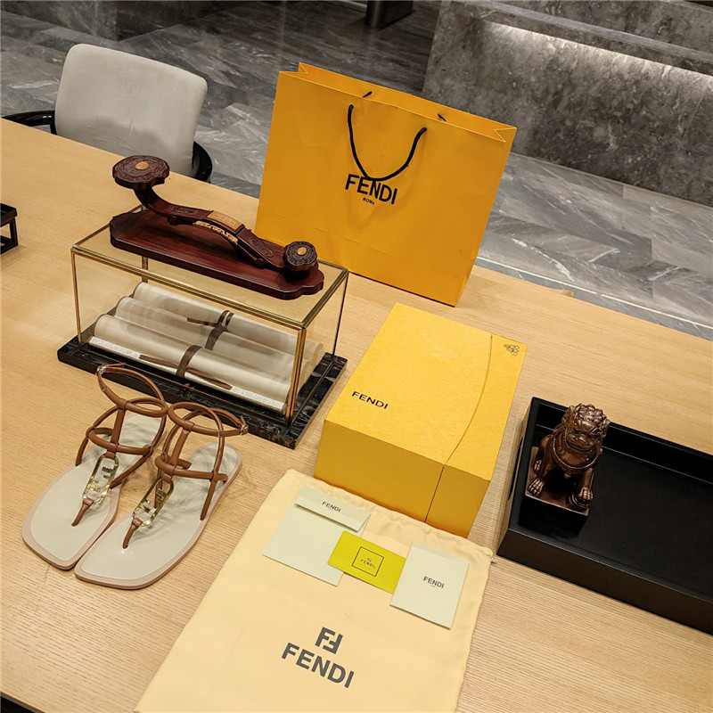 F**di flat beach sandals
