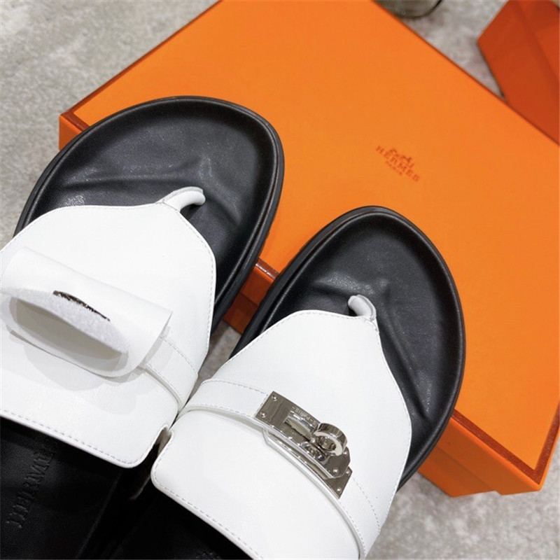H**me5 kelly buckle slippers