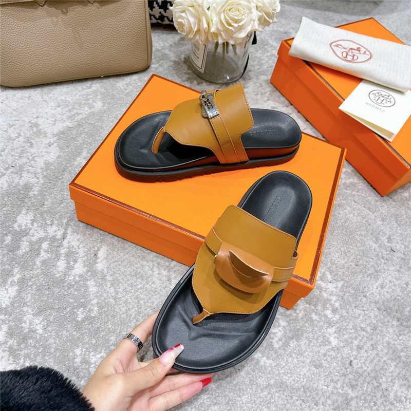 H**me5 kelly buckle slippers