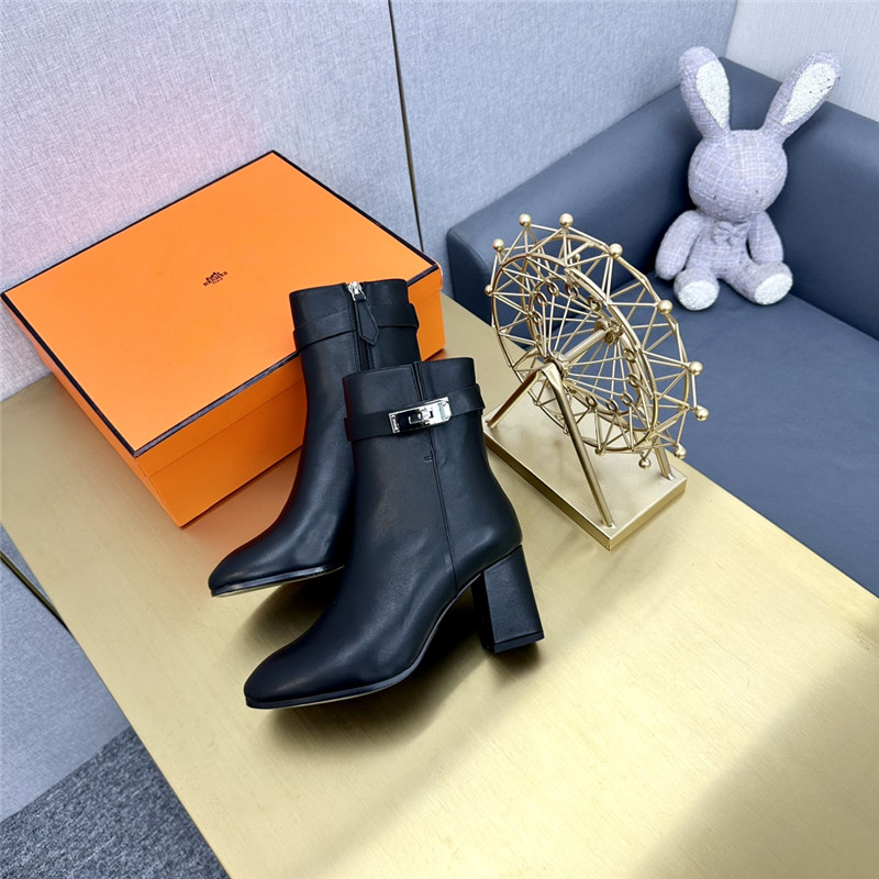 H**me5 Classic Boots