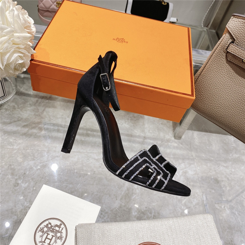 H**me5 heel sandals