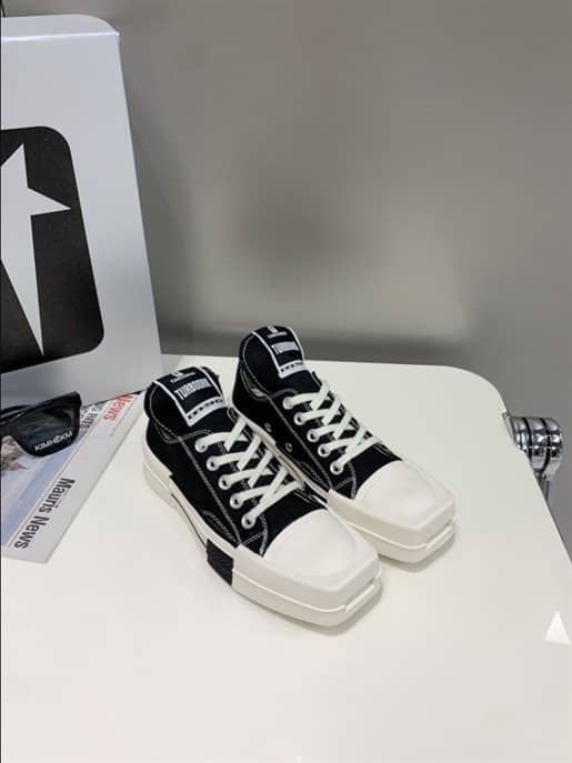 Rick Owens Low-top Sneakers   RS014