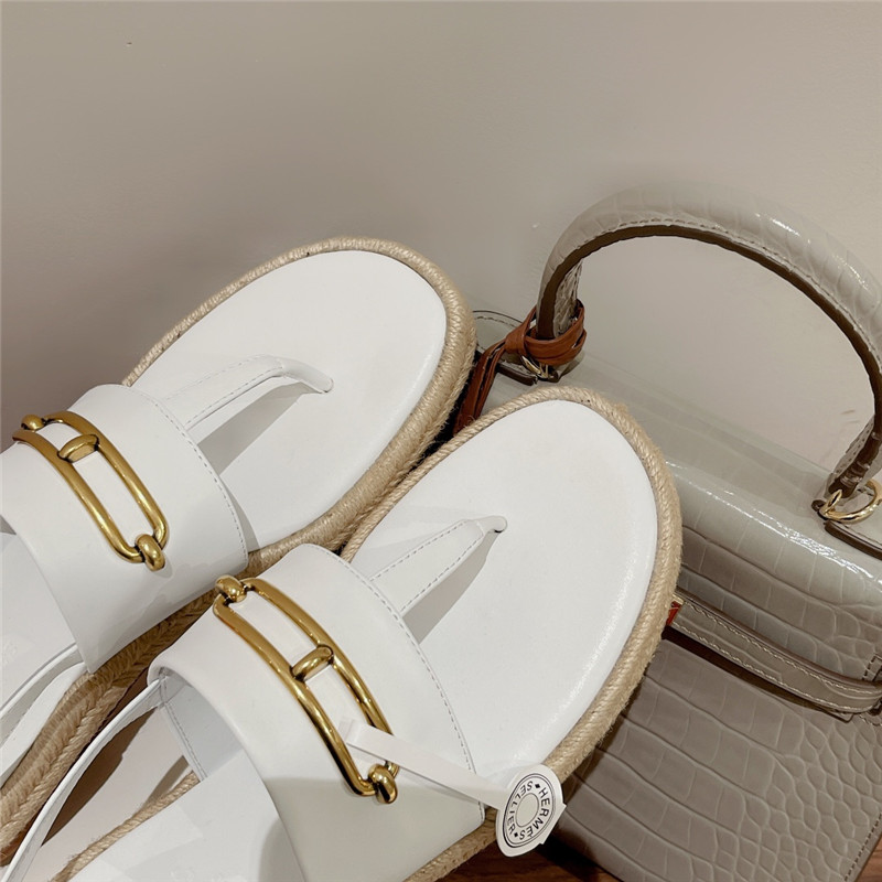 H**me5 knitted flat sandals