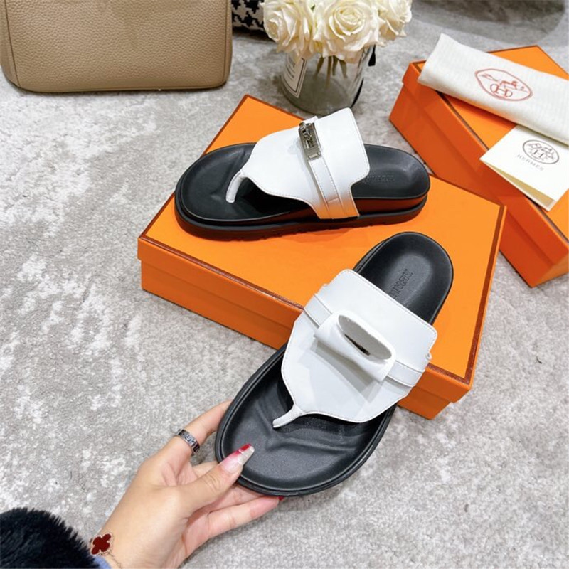 H**me5 kelly buckle slippers