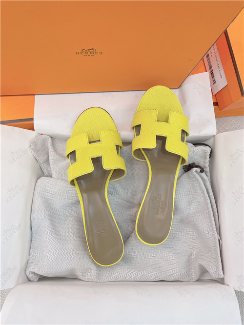 H**me5 oasis sandals