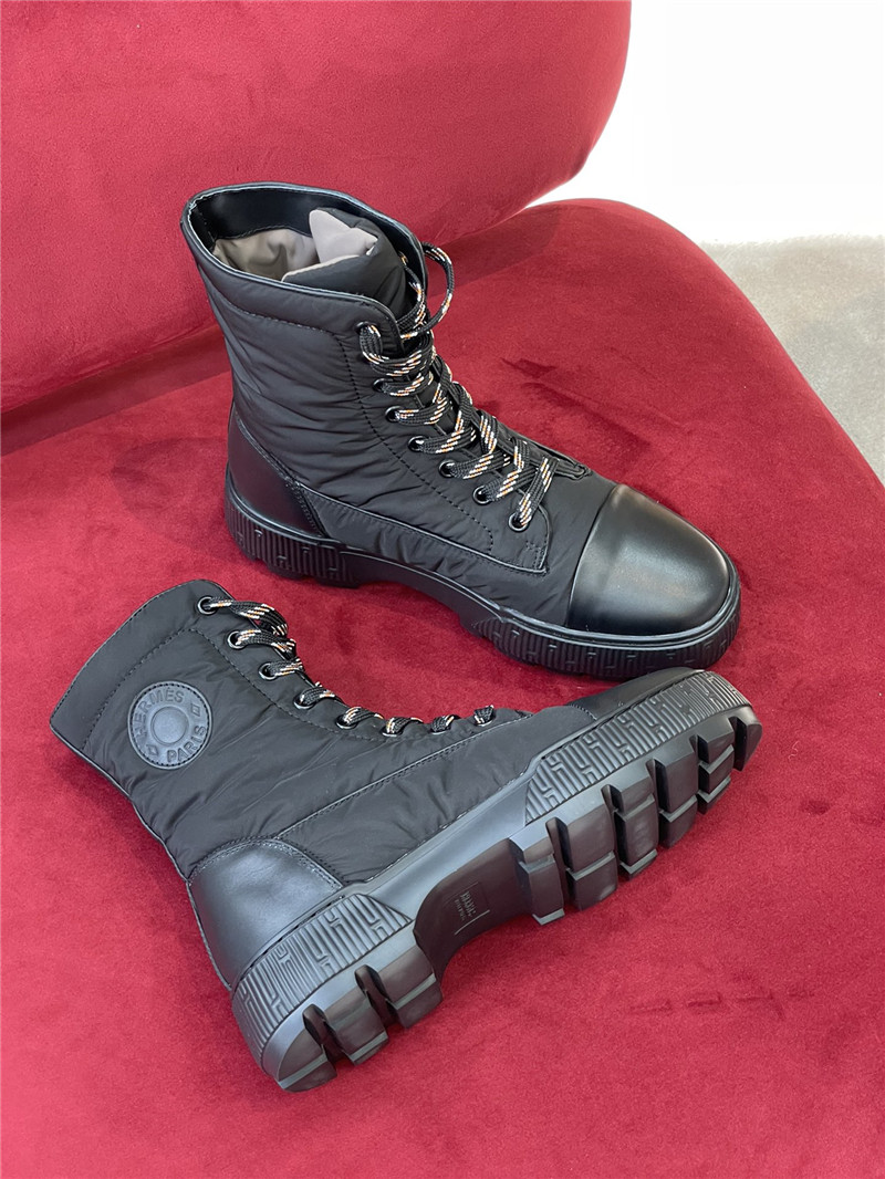 H**me5 down sports ankle boots
