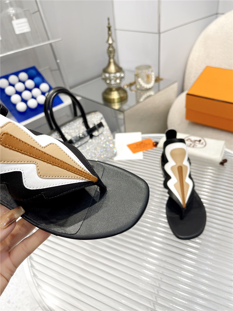 H**me5 color block sandals