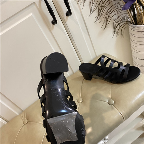 H**me5 Sandals Dupe block heel