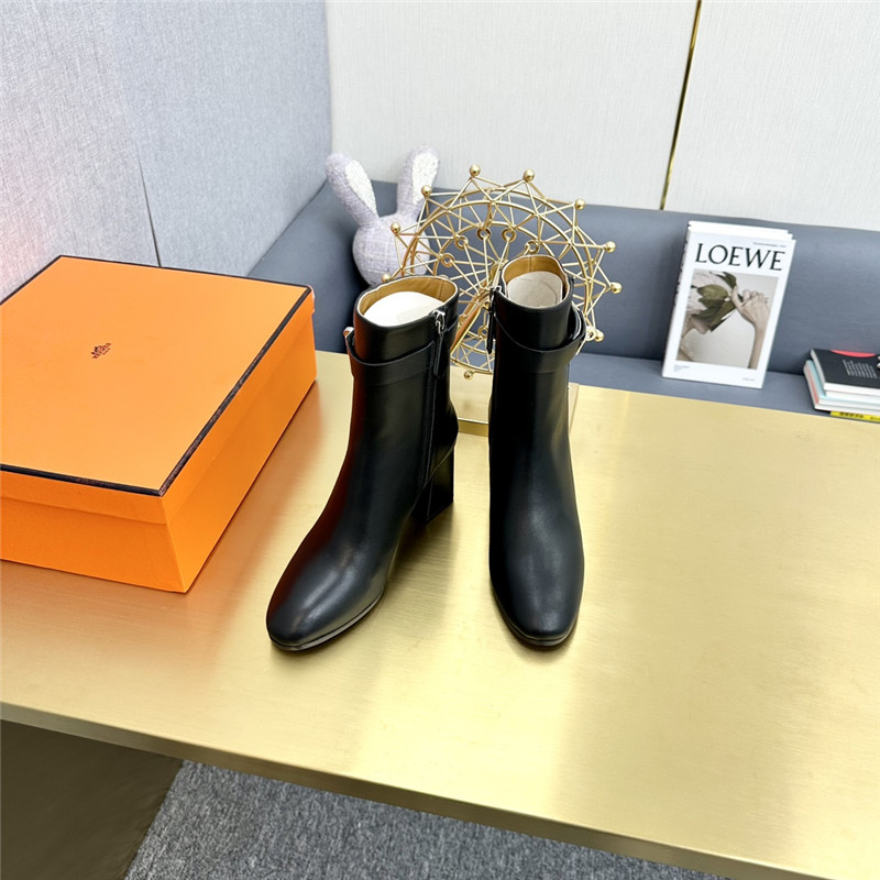 H**me5 Classic Boots