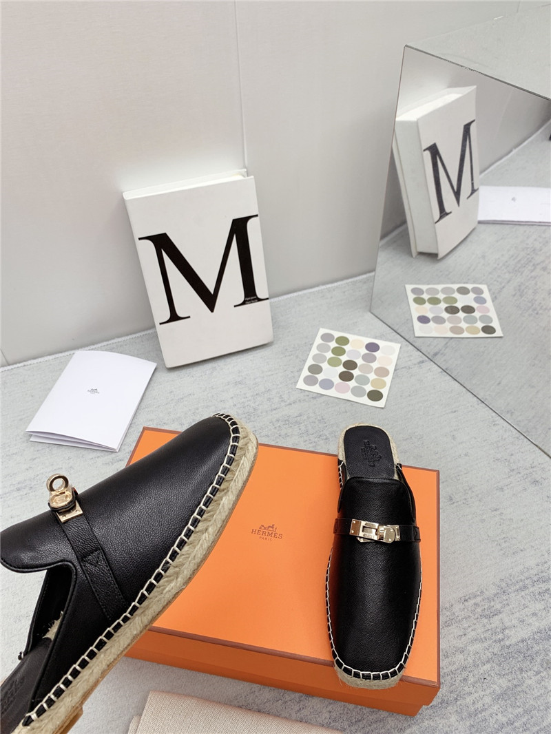 H**me5 loafer slippers
