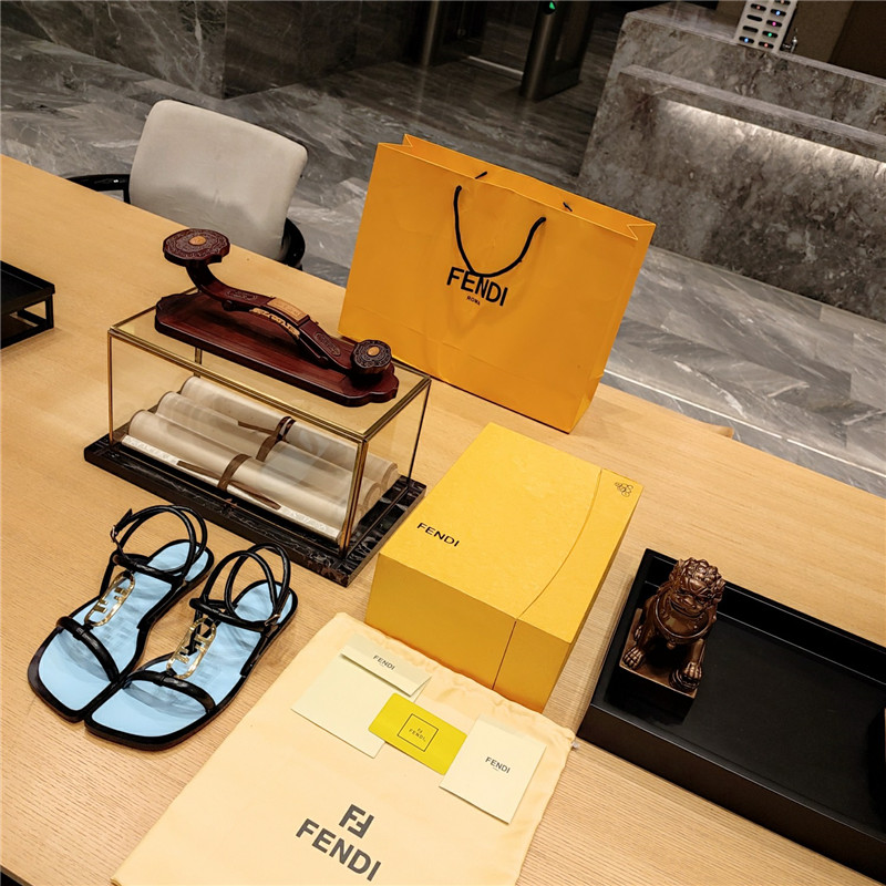 F**di flat beach sandals