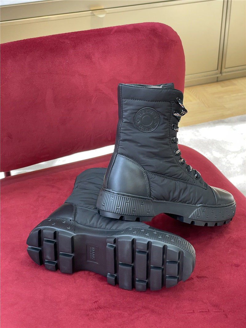 H**me5 down sports ankle boots