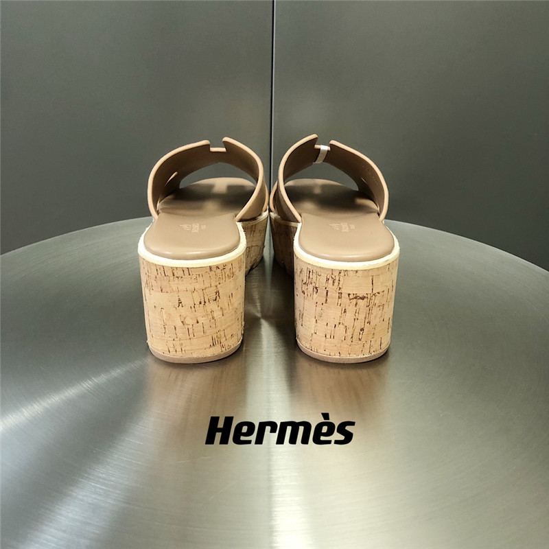 H**me5 Platform Slippers
