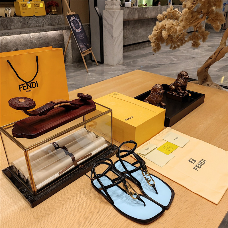F**di flat beach sandals