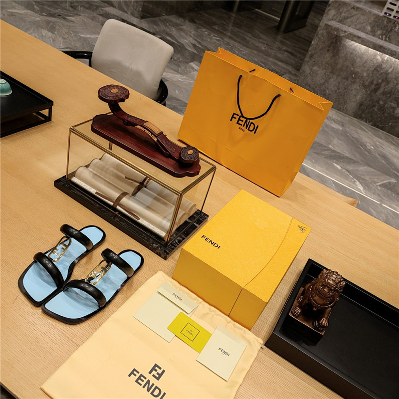F**di flat beach sandals