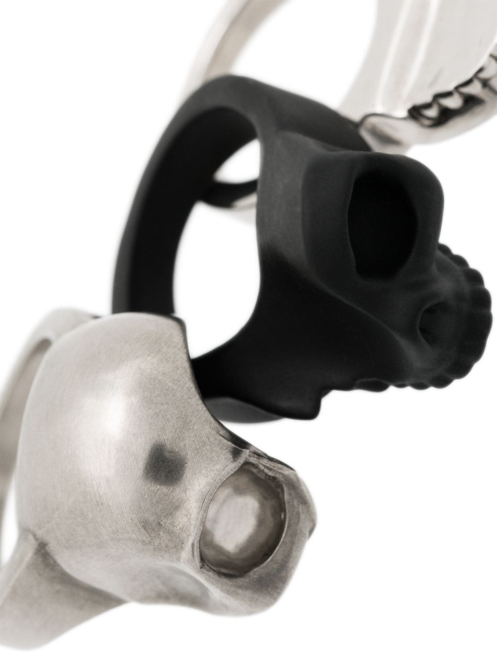 A1exa*der Mcqv*en Dupes three-piece Skull motif ring