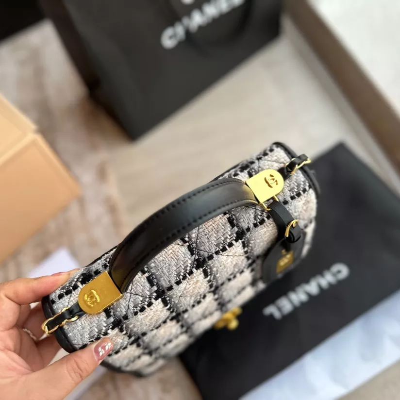 Important customer only ☆ Ch**el ☆ Small top handle