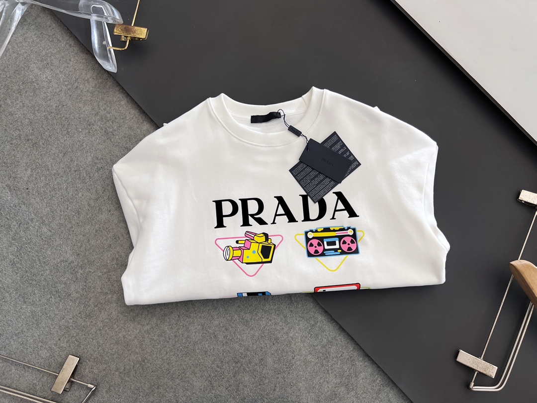 Pra*a Hoodie