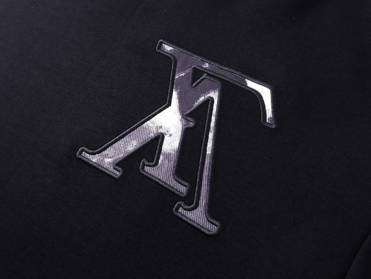 L0vis Vvtt0n Hoodie