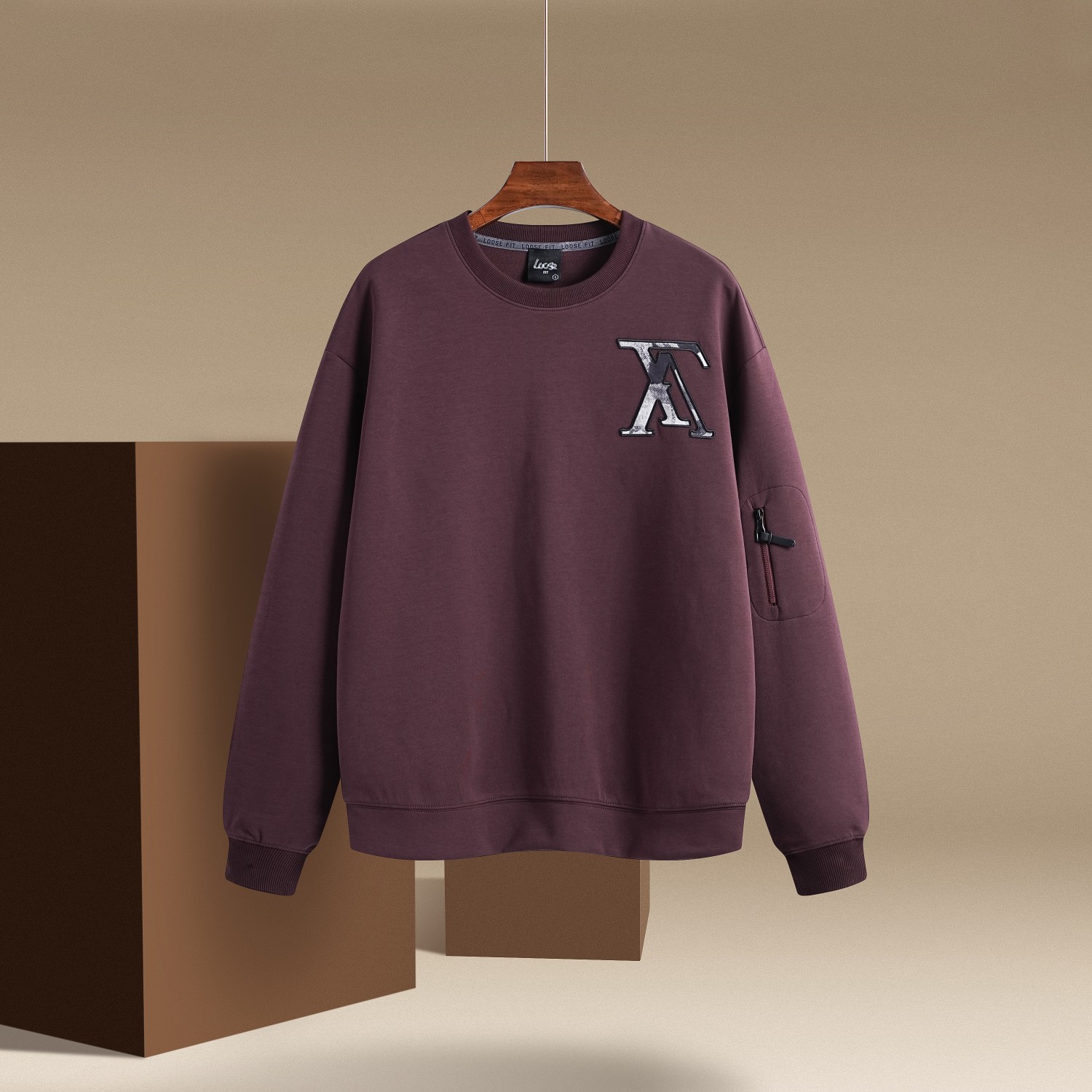 L0vis Vvtt0n Hoodie