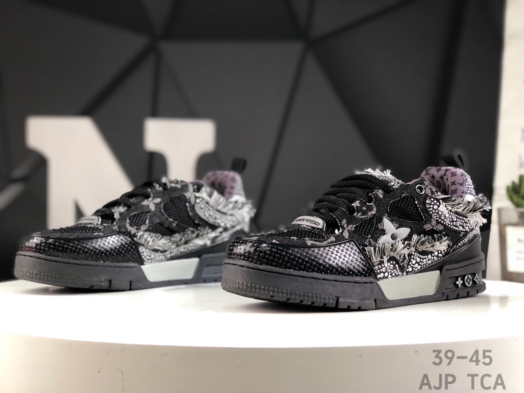 L0vis Vvtt0n Trainer Crystal Embellished Sneakers Replica