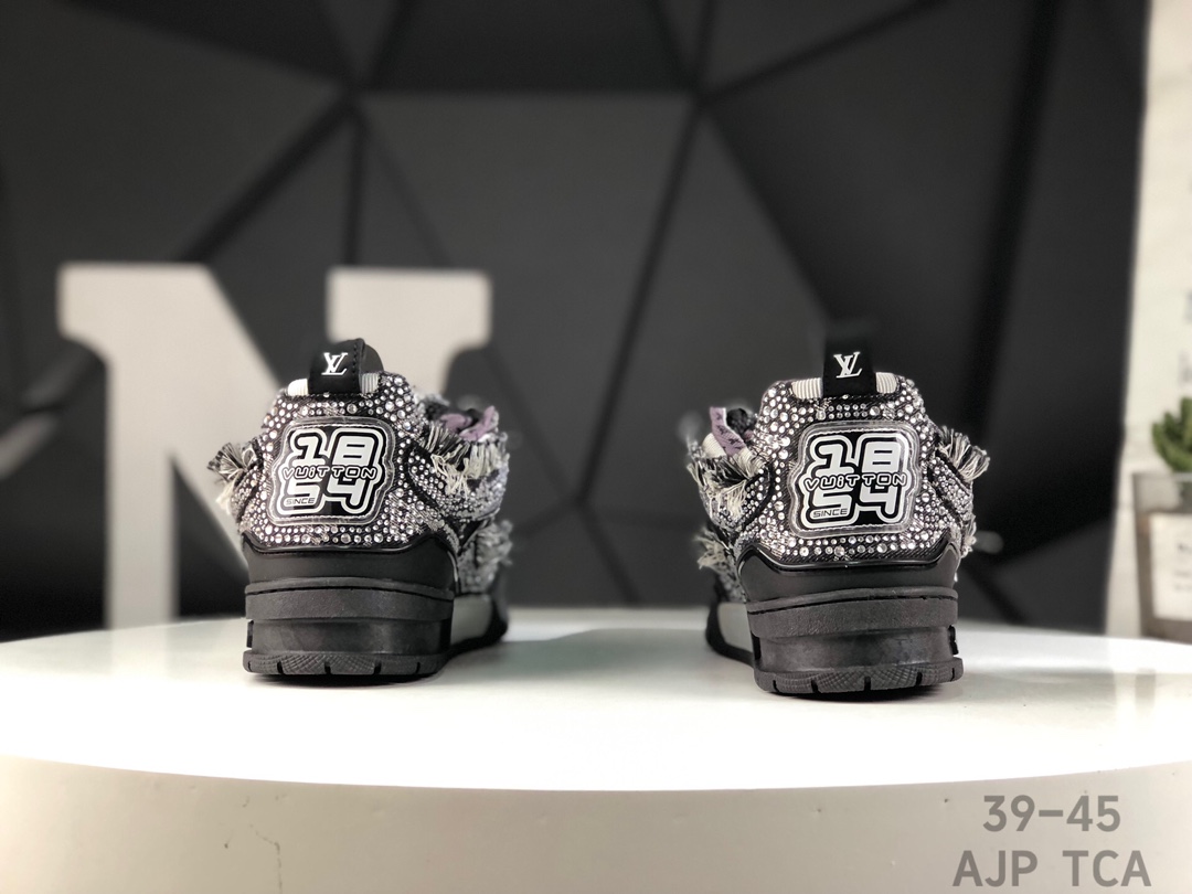 L0vis Vvtt0n Trainer Crystal Embellished Sneakers Replica