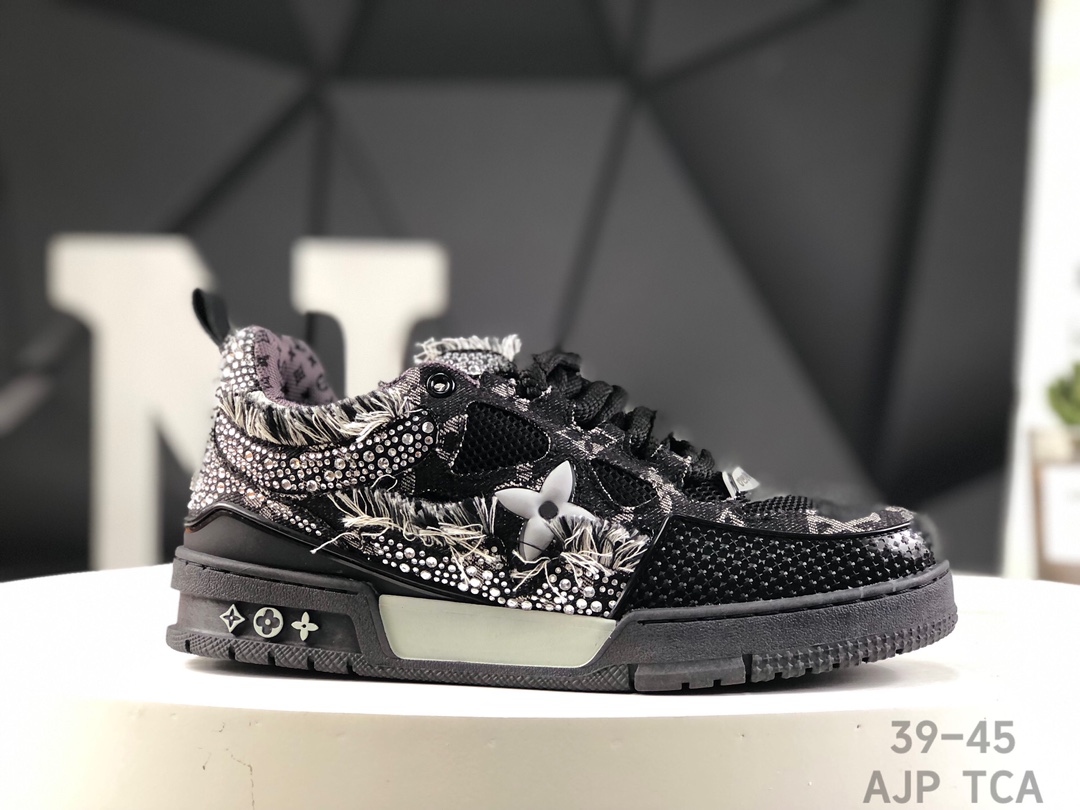 L0vis Vvtt0n Trainer Crystal Embellished Sneakers Replica