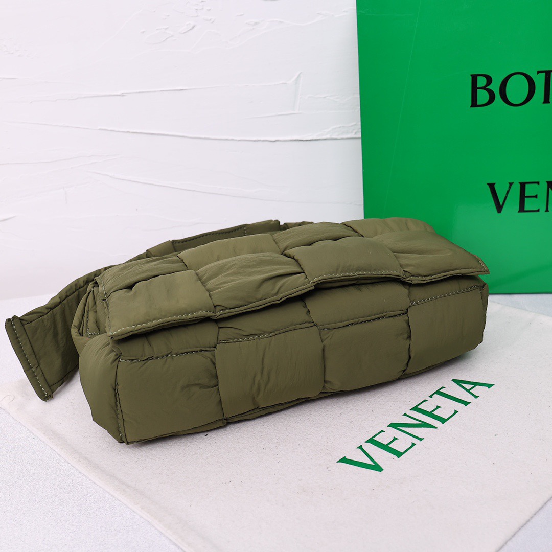 Best Replica B0tt*ga Ven*ta Bags(ColaReps)