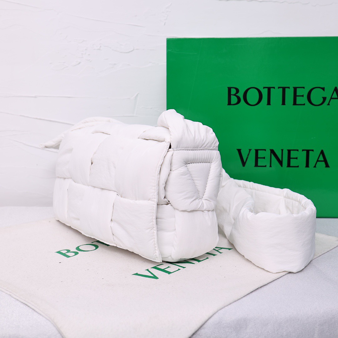 Best Replica B0tt*ga Ven*ta Bags(ColaReps)