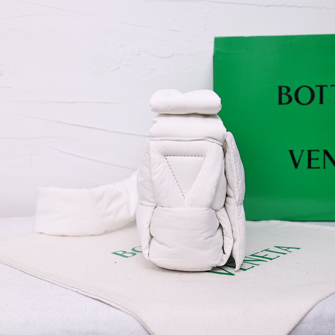 Best Replica B0tt*ga Ven*ta Bags(ColaReps)