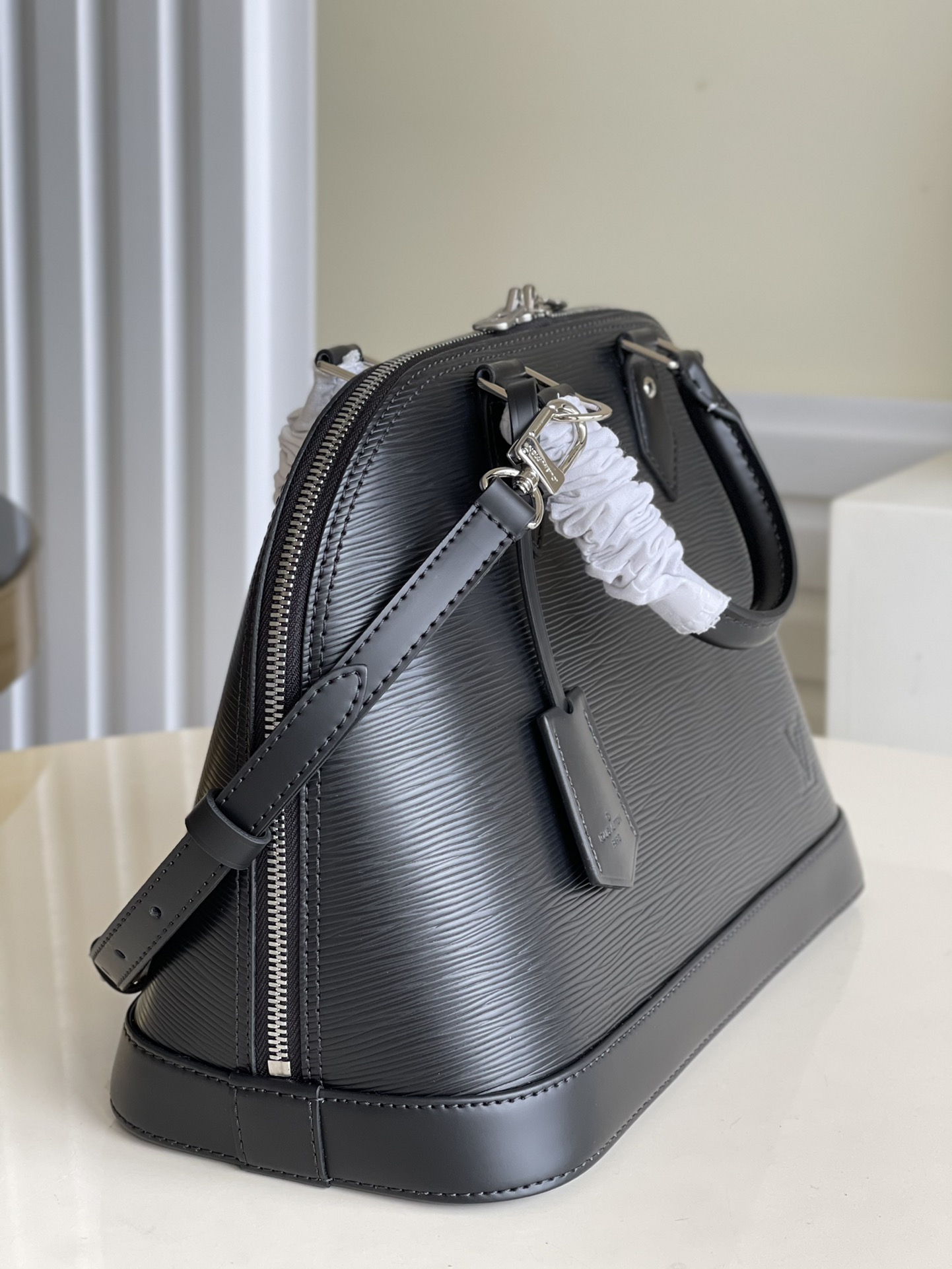 Top original M40862 Black ALMA small handbag
