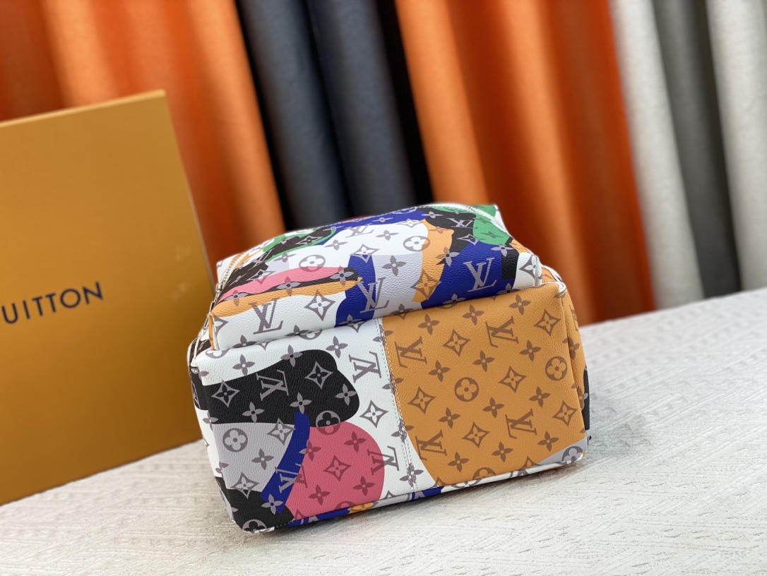 L0vis Vvtt0n Discovery Small Backpack High Quality Replica