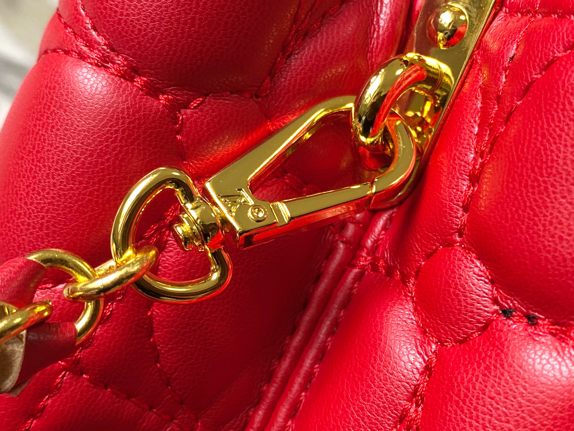 L0vis Vvtt0n Monogram Red Handbag Replica