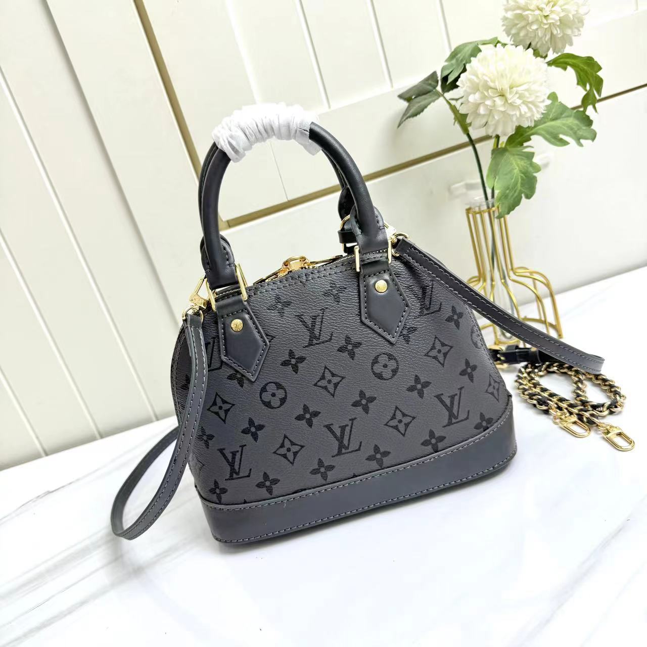 L0vis Vvtt0n Alma BB handbag rep