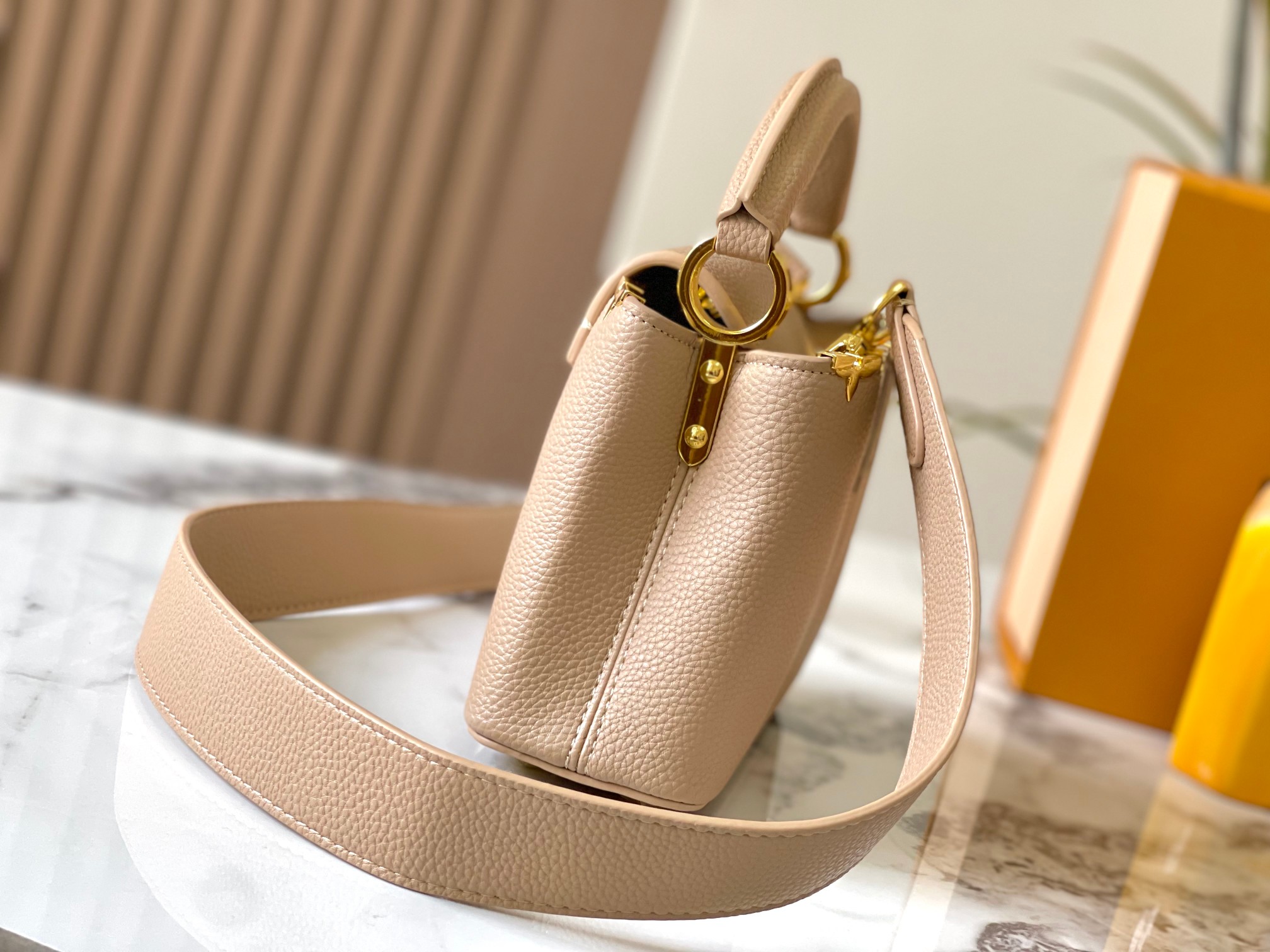 L0vis Vvtt0n Apricot Gold Buckle Corolla Hardware Mini Tote