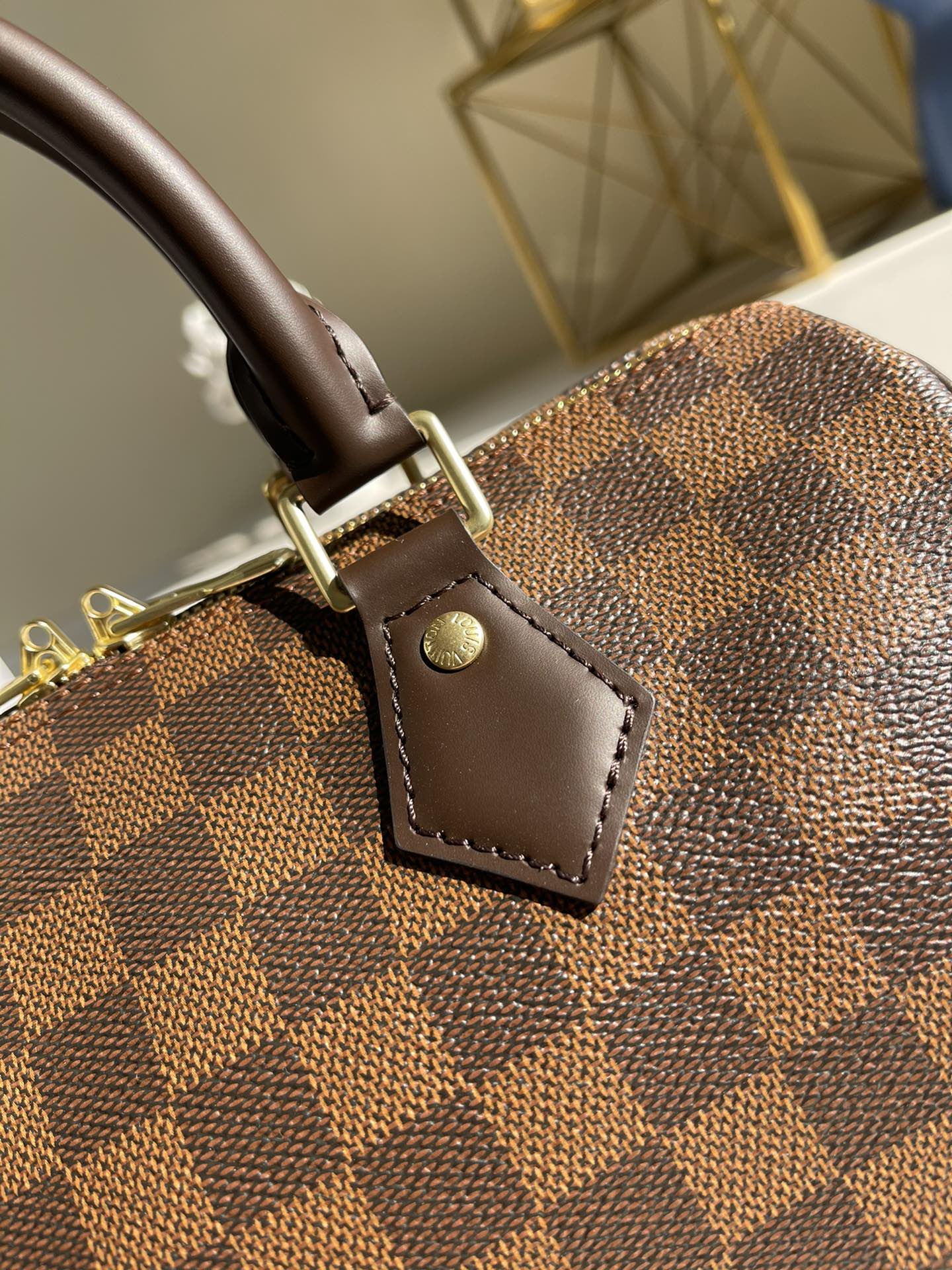 L0vis Vvtt0n Damier Ebene