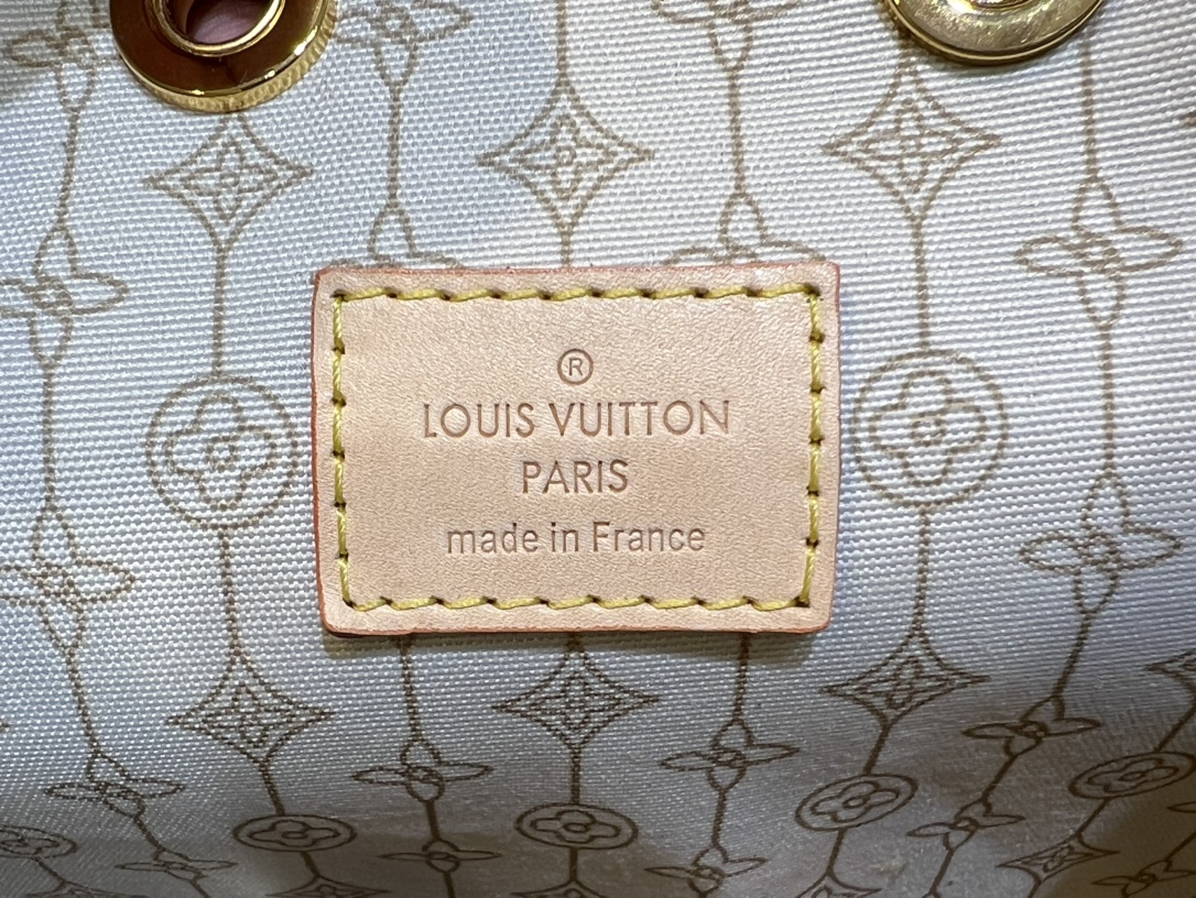 L0vis Vvtt0n Damier Azur