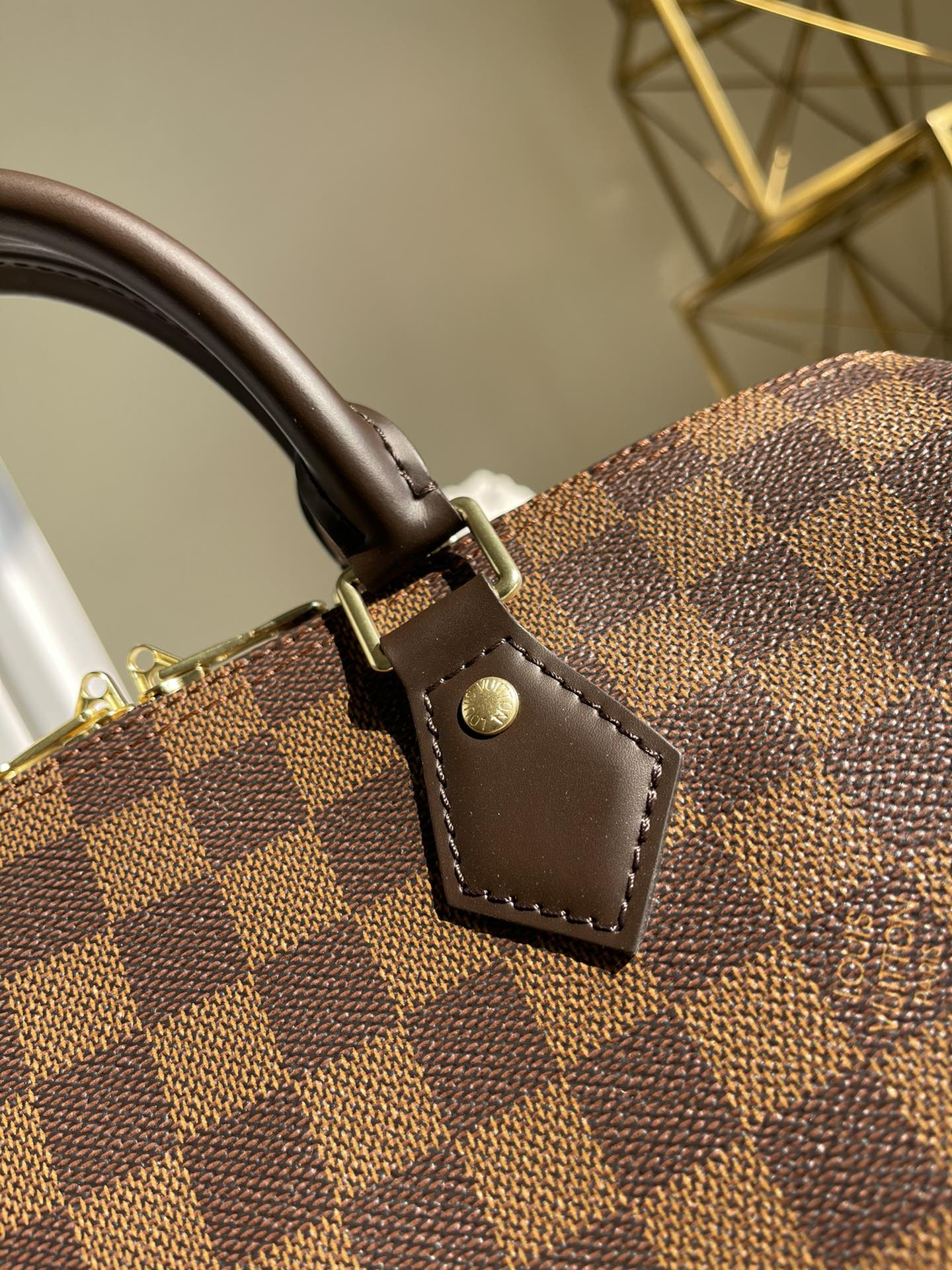 L0vis Vvtt0n Damier Ebene