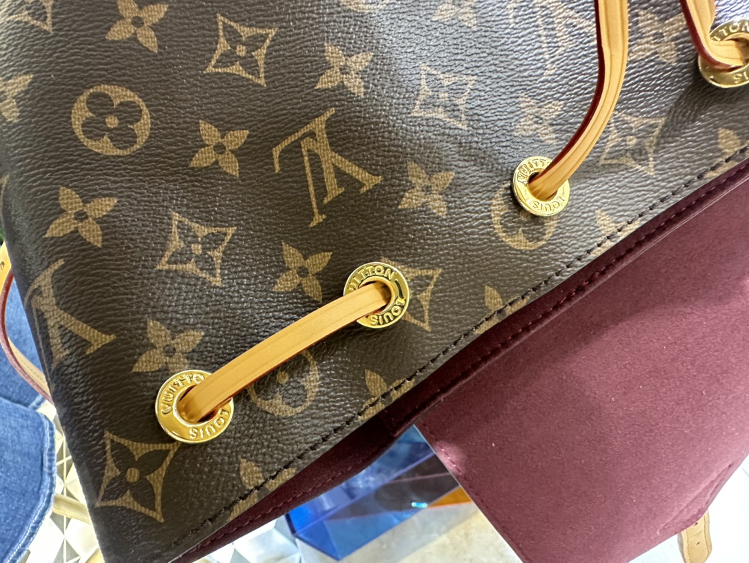 L0vis Vvtt0n Damier Azur