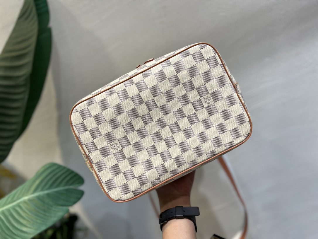 L0vis Vvtt0n Damier Azur