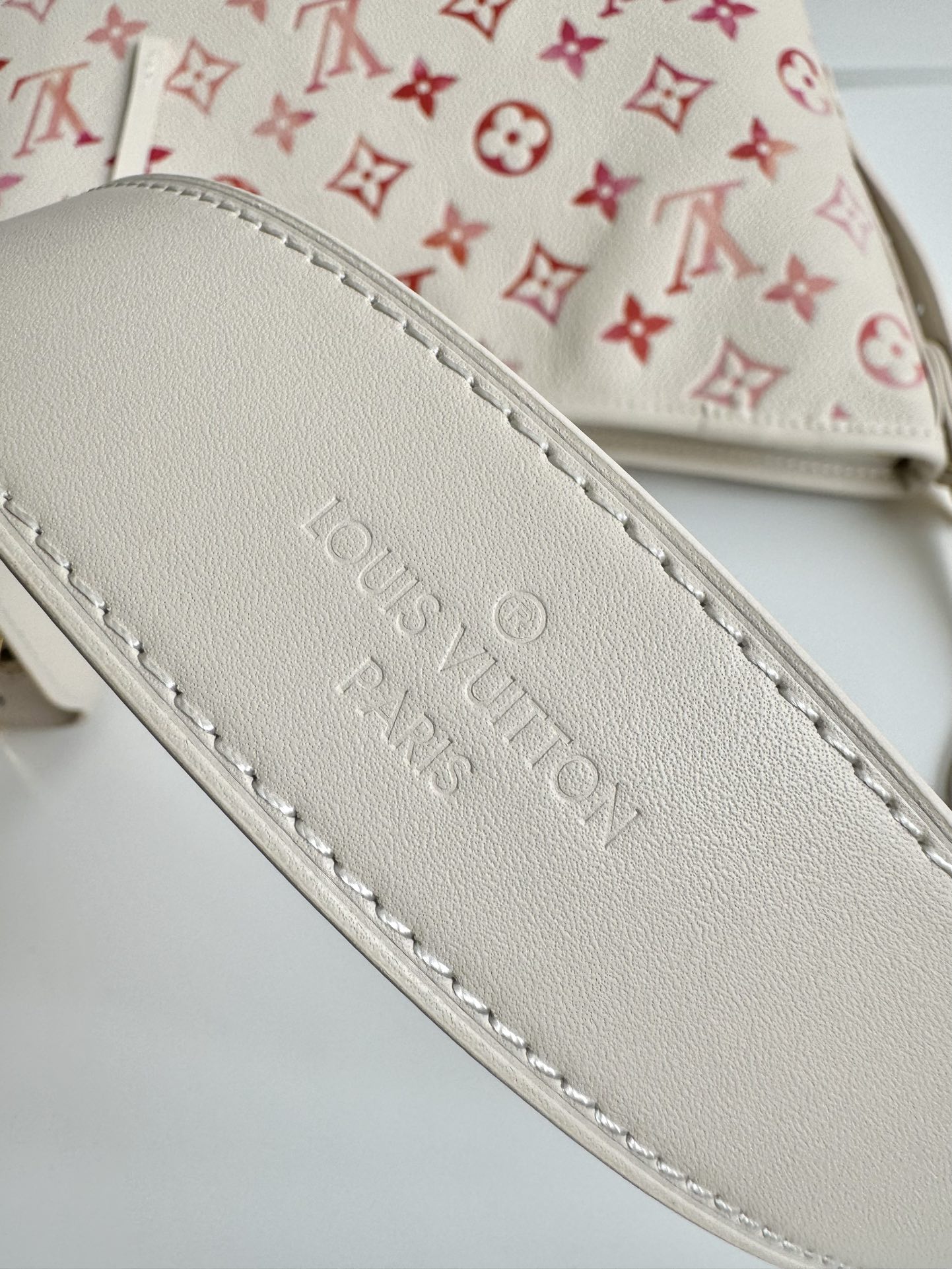 L0vis Vvtt0n Monogram Empreinte