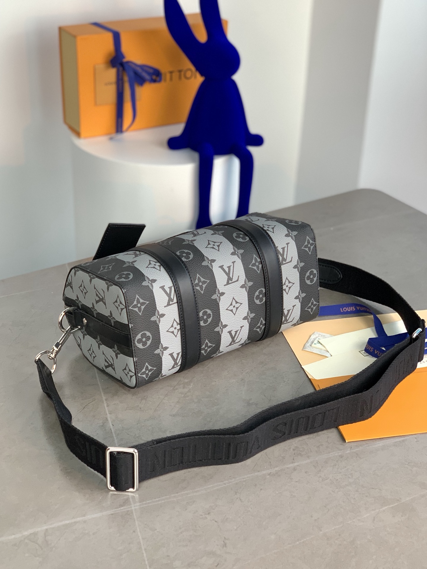 L0vis Vvtt0n Keepall