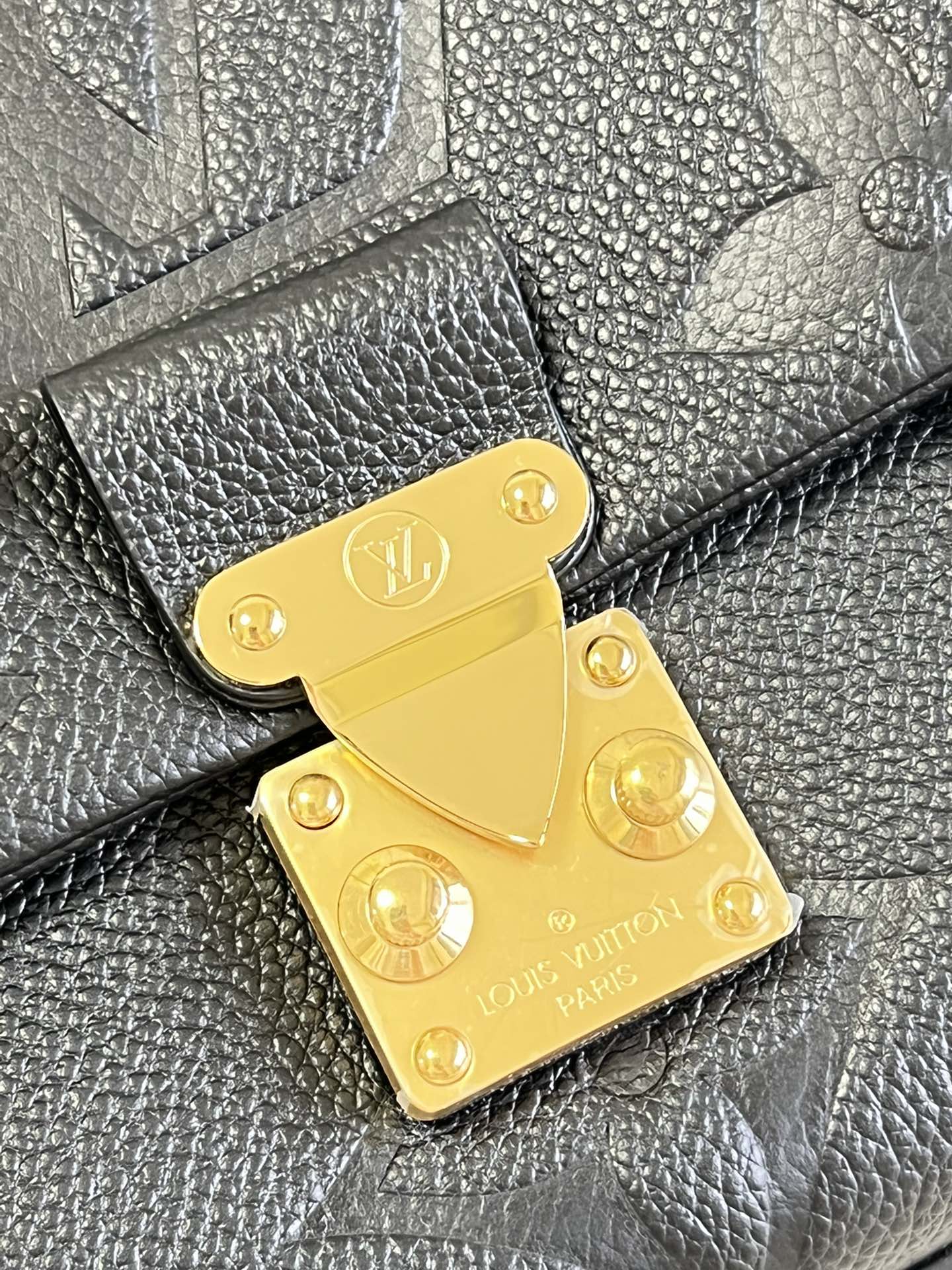 L0vis Vvtt0n Monogram Empreinte