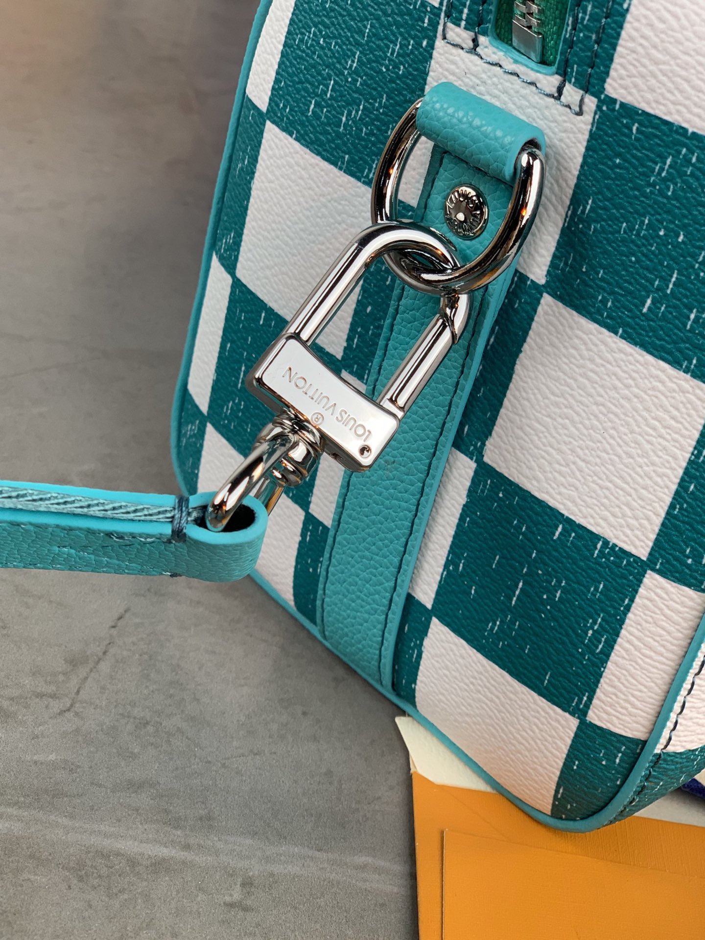 L0vis Vvtt0n Keepall