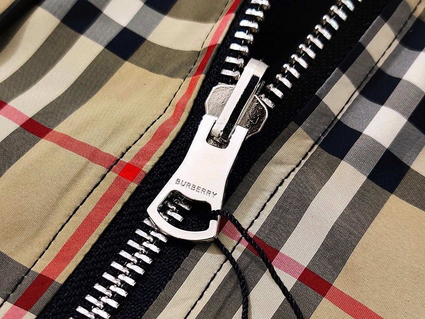 Bv*b*rry Plaid Hooded Jacket rep