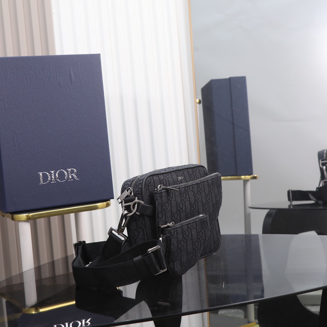 D10r Black Oblique Knit Round Triple Bird Bag