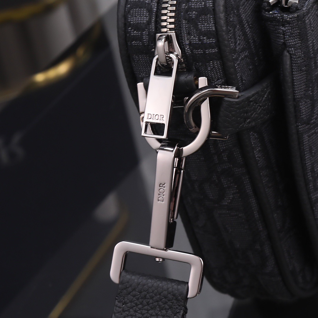 D10r Black Oblique Knit Round Triple Bird Bag