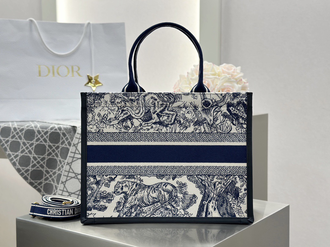 New D10r Blue and White Tiger Leather Tote Bag